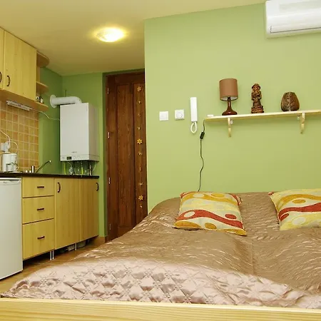 Maja Apartment *