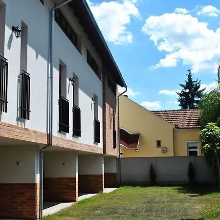 Maja Apartment *