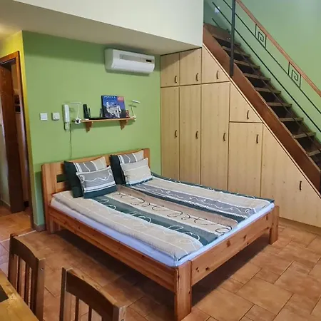 Maja Apartment *